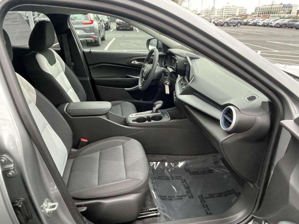used 2025 Chevrolet Trax car, priced at $21,221