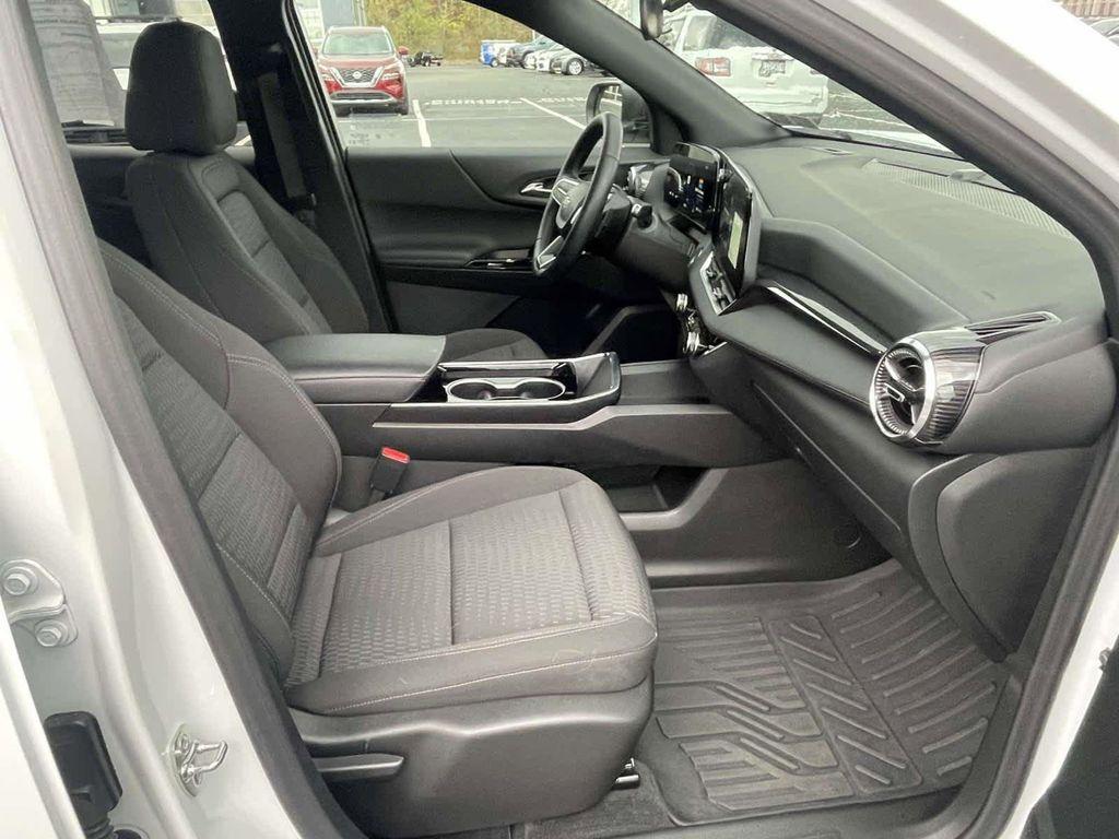 used 2025 Chevrolet Equinox car, priced at $29,470