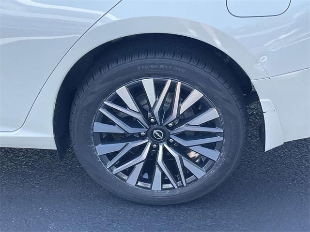 used 2023 Nissan Altima car, priced at $24,172