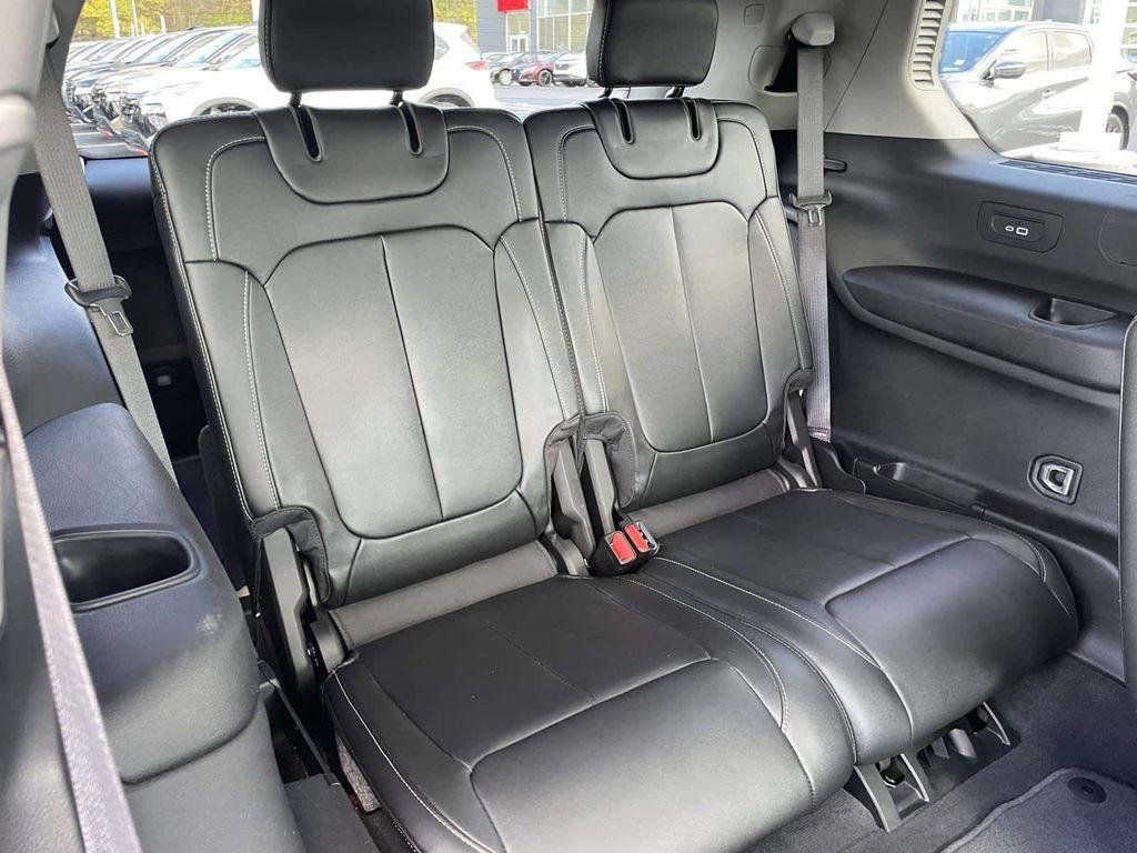 used 2024 Jeep Grand Cherokee L car, priced at $34,986