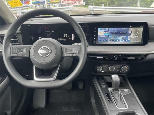 new 2025 Nissan Kicks car, priced at $26,422