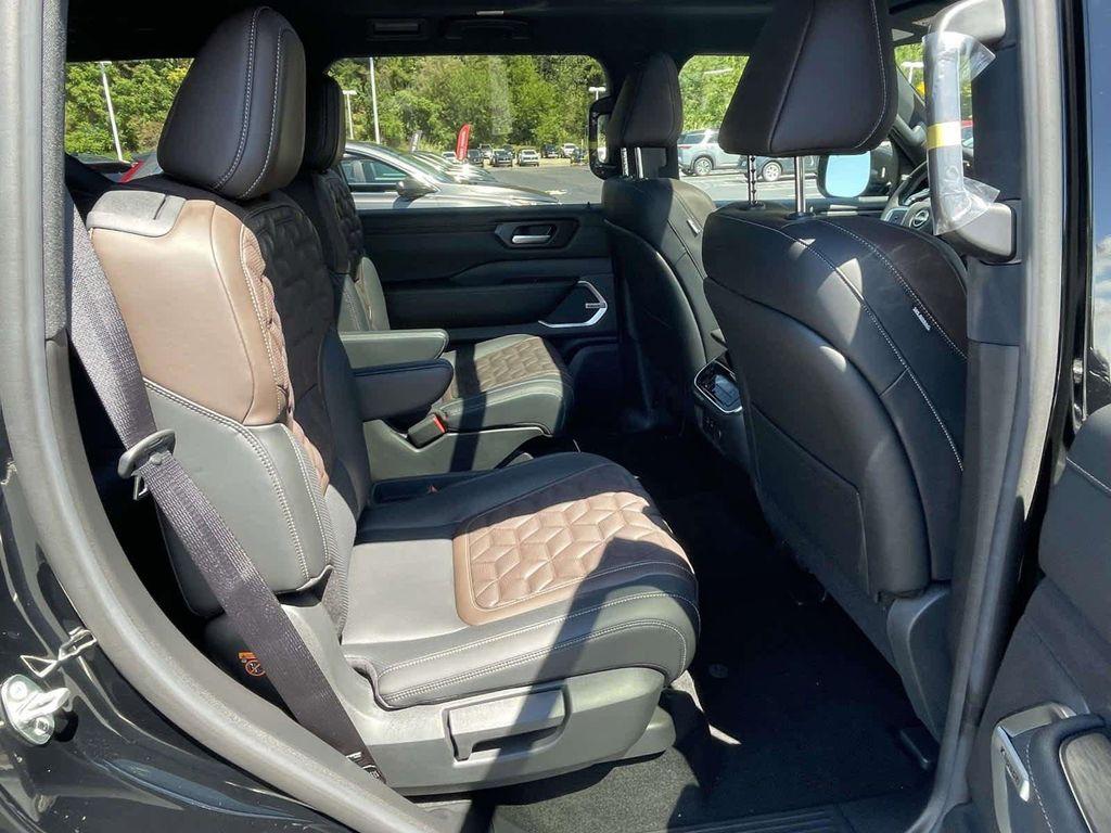 new 2025 Nissan Armada car, priced at $79,837