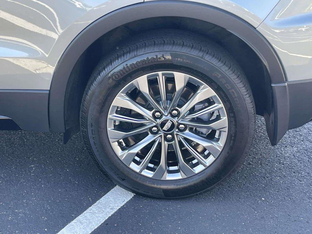 used 2024 Cadillac XT4 car, priced at $38,995