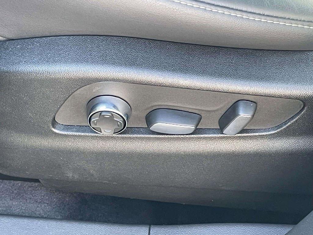 used 2024 Cadillac XT4 car, priced at $38,995