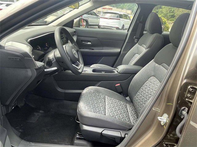 new 2025 Nissan Kicks car, priced at $26,698