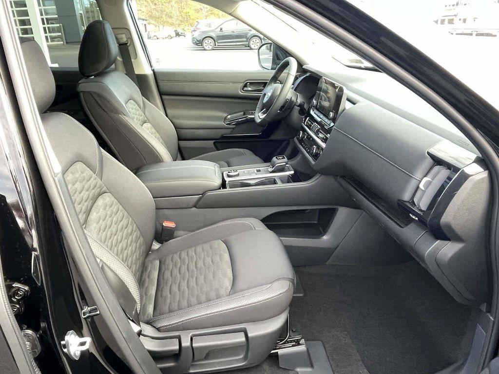 new 2025 Nissan Pathfinder car, priced at $37,861