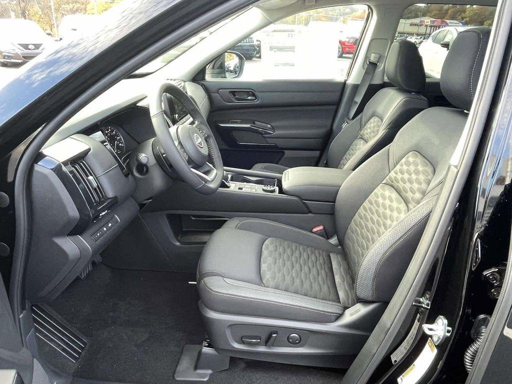 new 2025 Nissan Pathfinder car, priced at $37,861