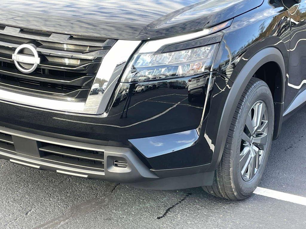 new 2025 Nissan Pathfinder car, priced at $37,861