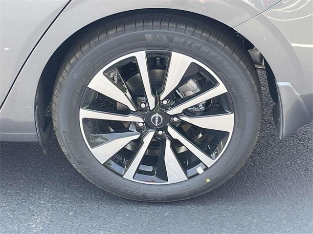 new 2025 Nissan Sentra car, priced at $25,977