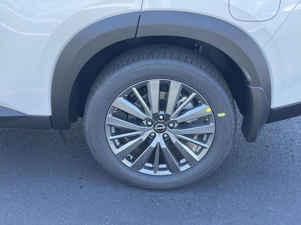 new 2025 Nissan Pathfinder car, priced at $41,917