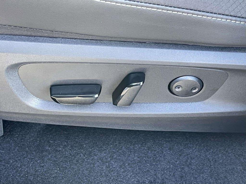 new 2025 Nissan Pathfinder car, priced at $41,917