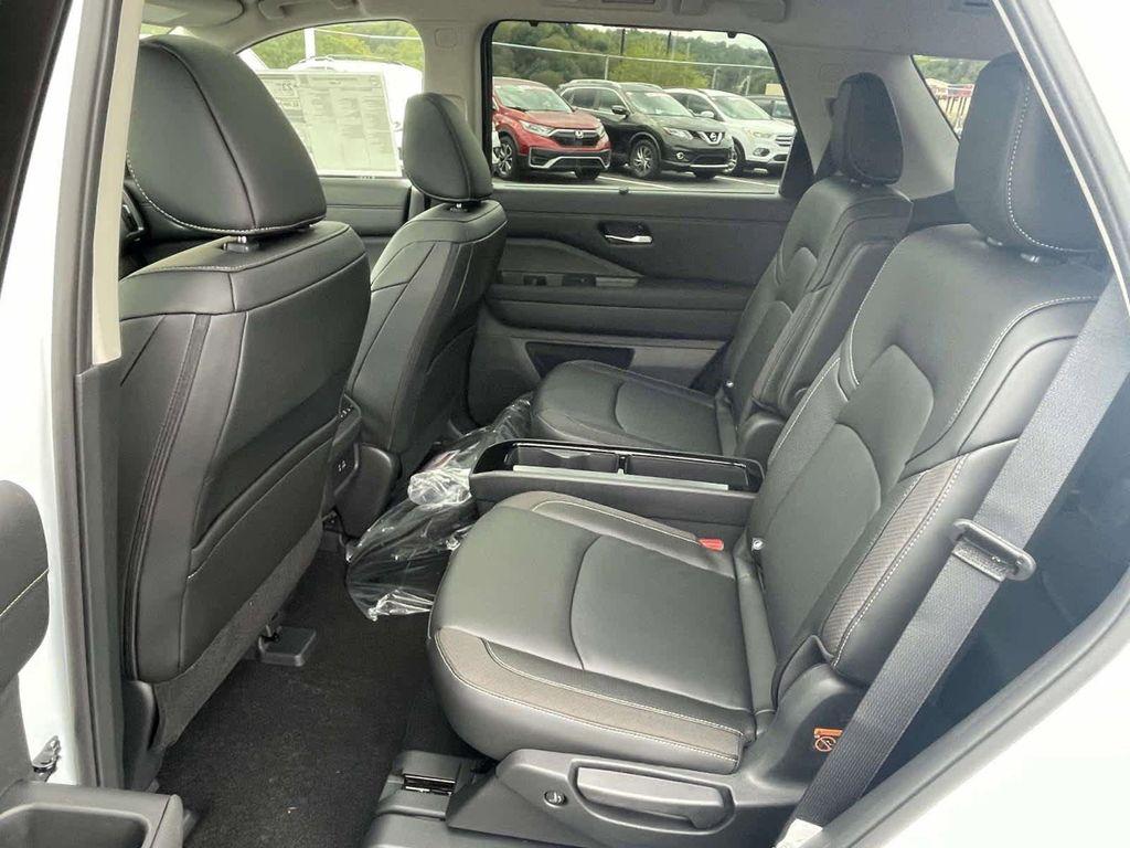 new 2025 Nissan Pathfinder car, priced at $46,979