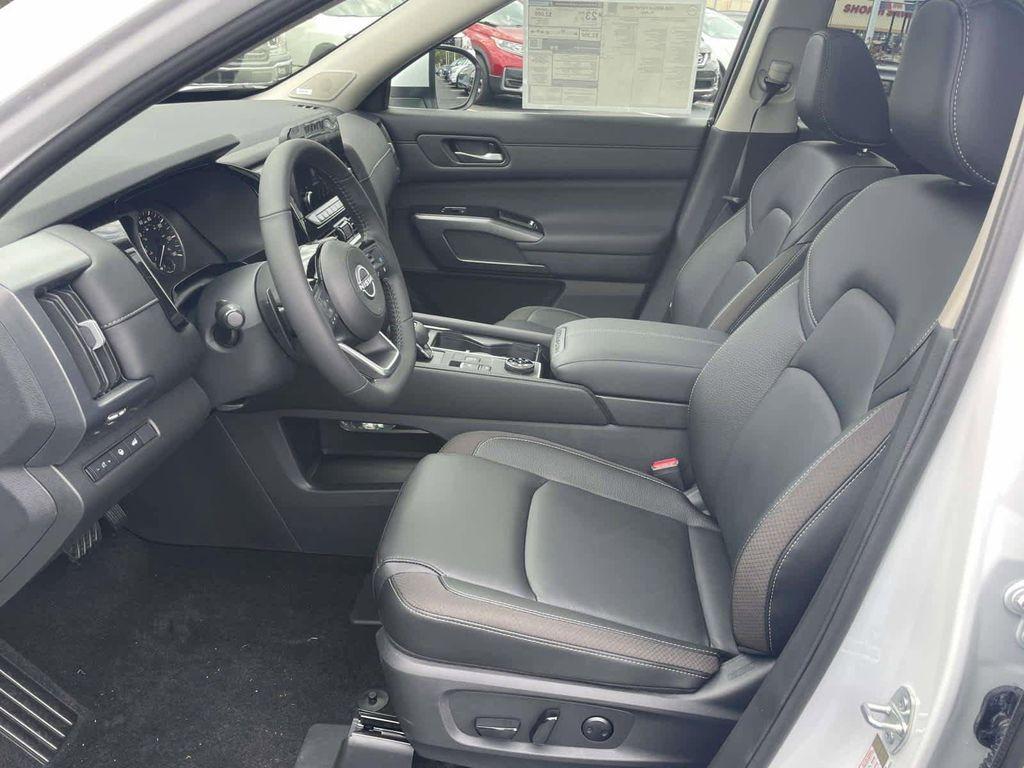 new 2025 Nissan Pathfinder car, priced at $46,979