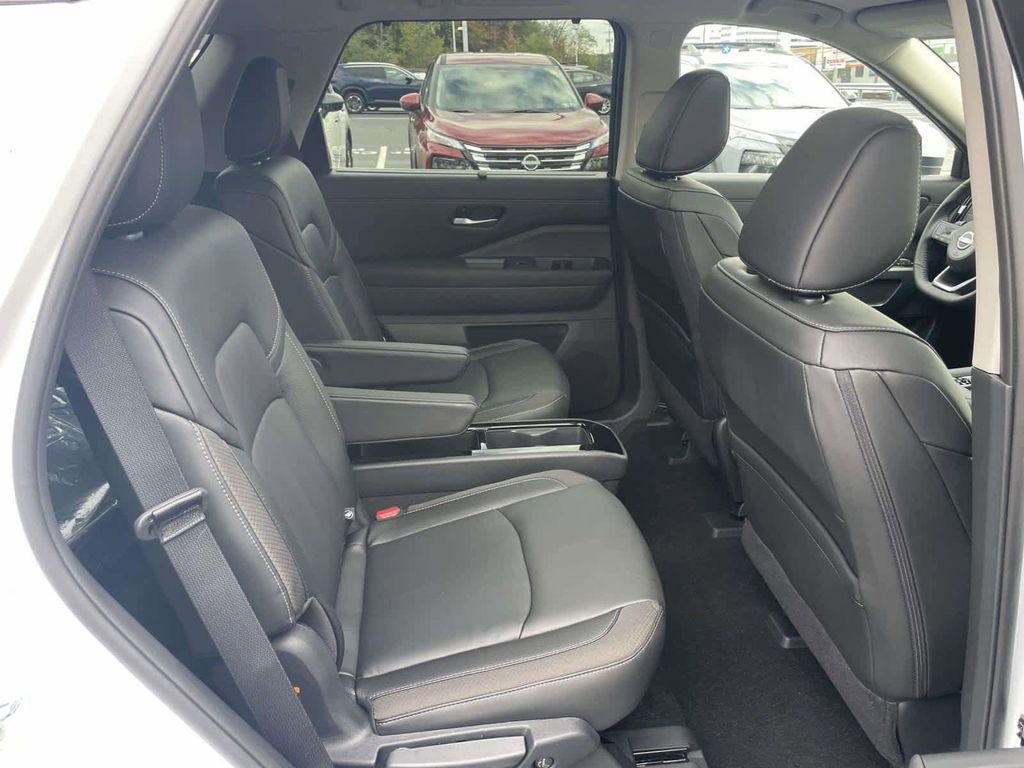 new 2025 Nissan Pathfinder car, priced at $46,979