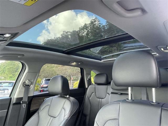used 2023 Kia Sorento car, priced at $27,394