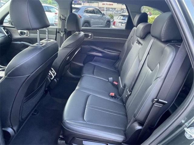 used 2023 Kia Sorento car, priced at $27,394