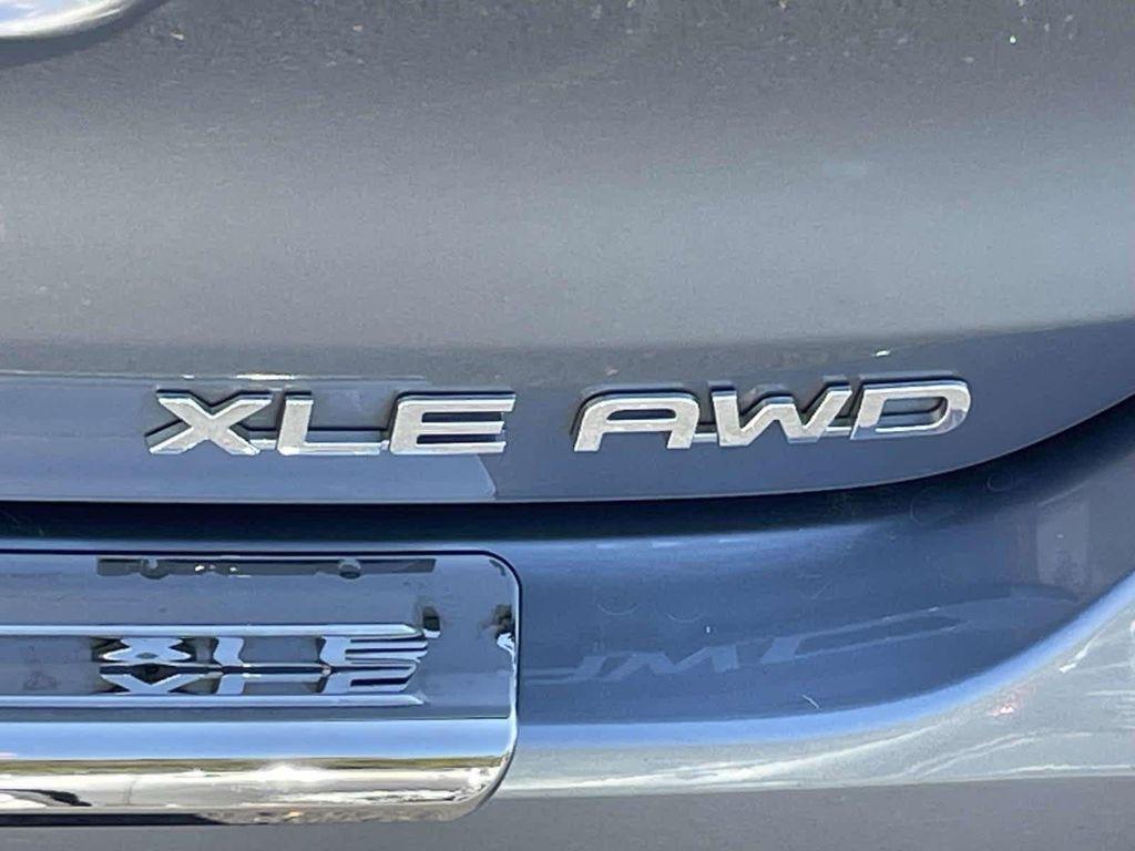 used 2022 Toyota Highlander car, priced at $34,298