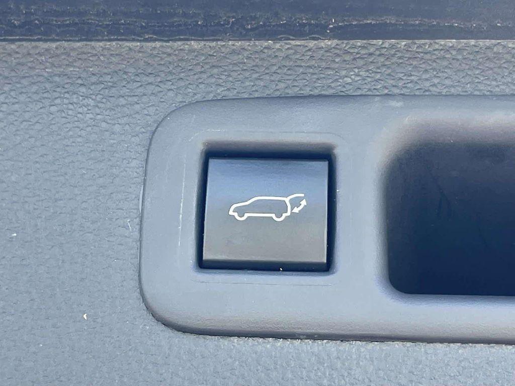 used 2022 Toyota Highlander car, priced at $34,298