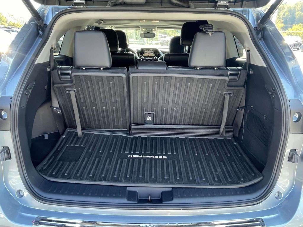 used 2022 Toyota Highlander car, priced at $34,298