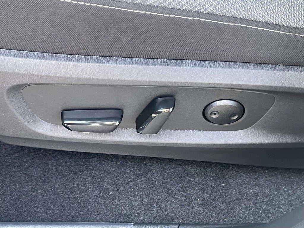new 2025 Nissan Pathfinder car, priced at $41,061