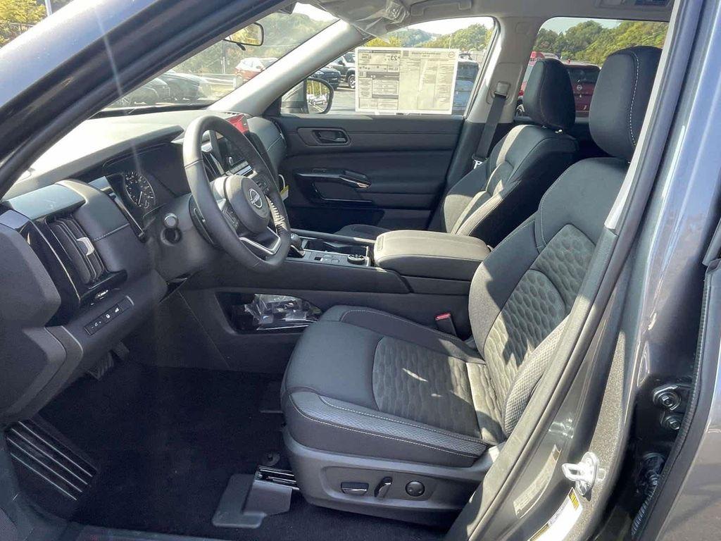new 2025 Nissan Pathfinder car, priced at $41,061