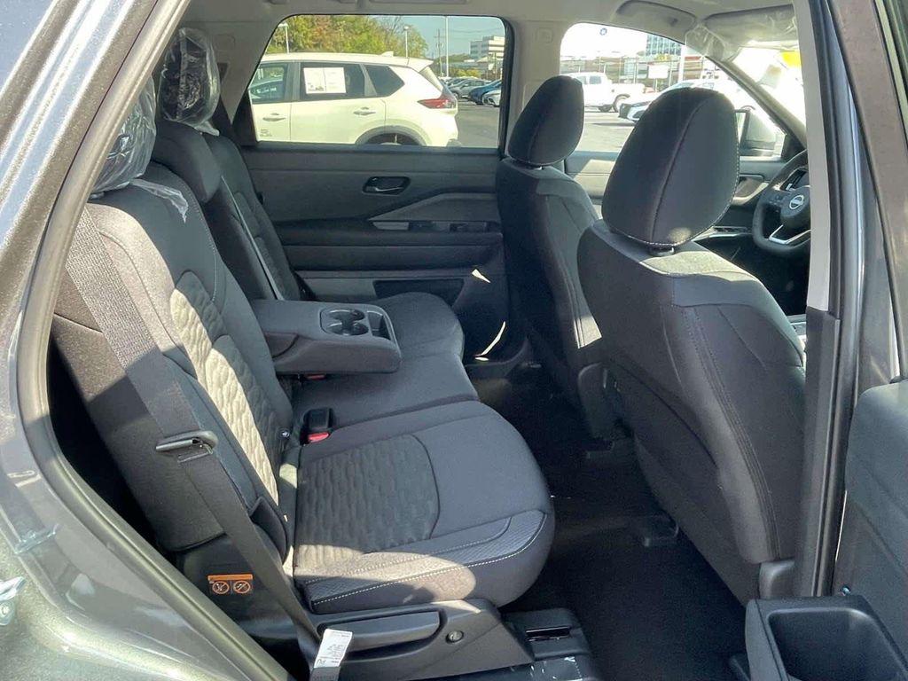 new 2025 Nissan Pathfinder car, priced at $41,061