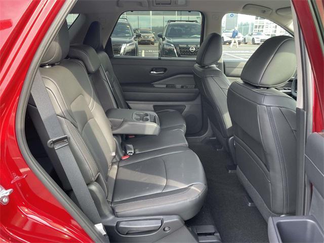 new 2025 Nissan Pathfinder car, priced at $45,718