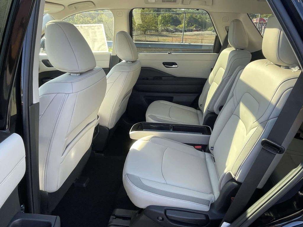 new 2025 Nissan Pathfinder car, priced at $41,579