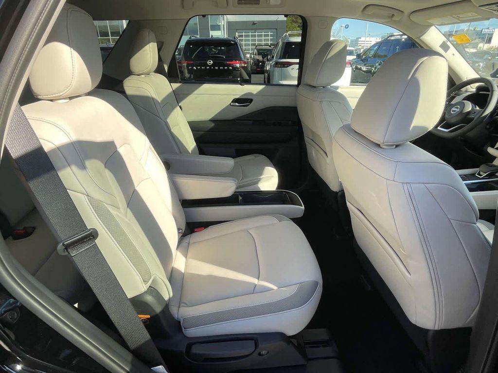 new 2025 Nissan Pathfinder car, priced at $41,579