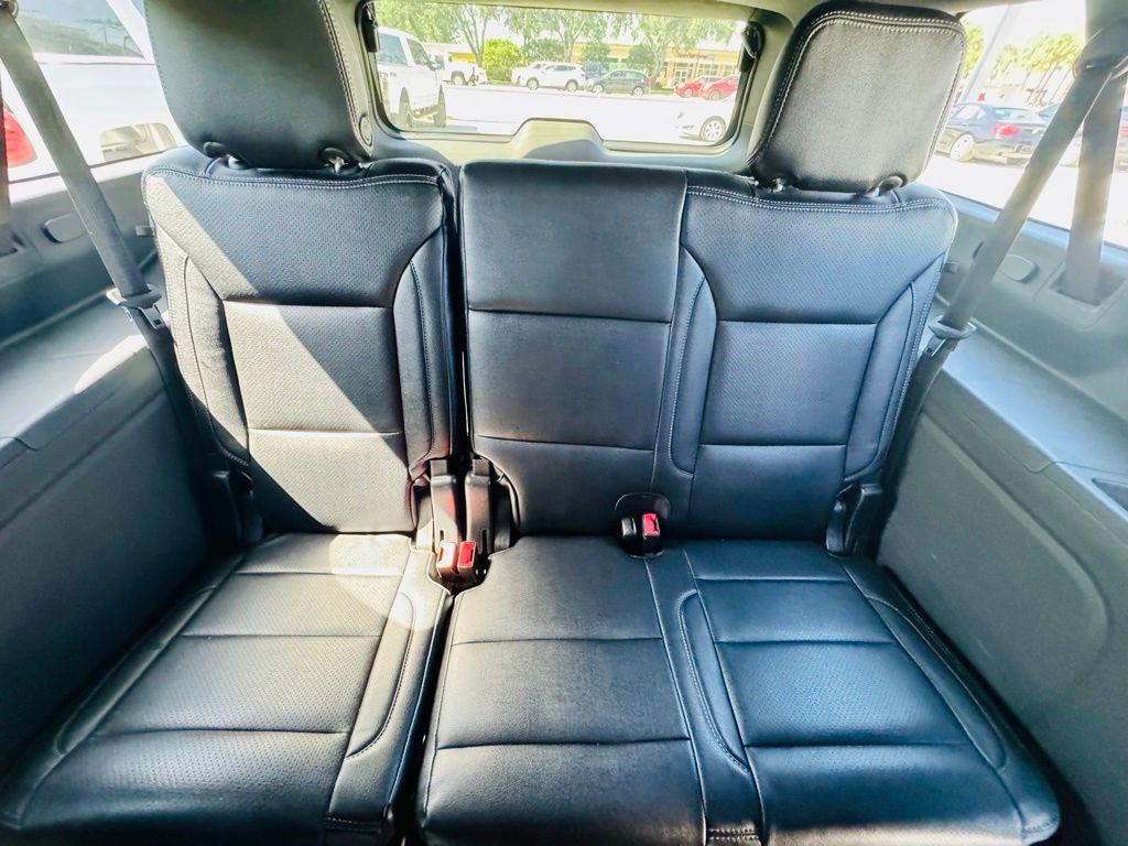 used 2023 Chevrolet Suburban car, priced at $39,990