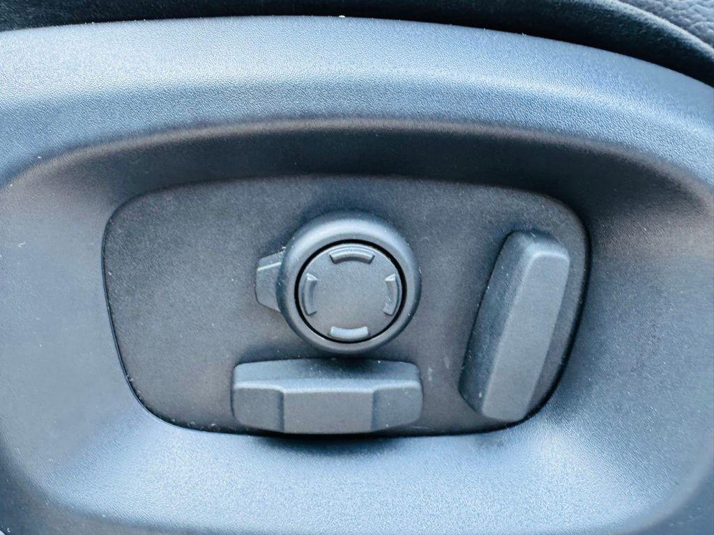 used 2019 Land Rover Range Rover Velar car, priced at $21,477