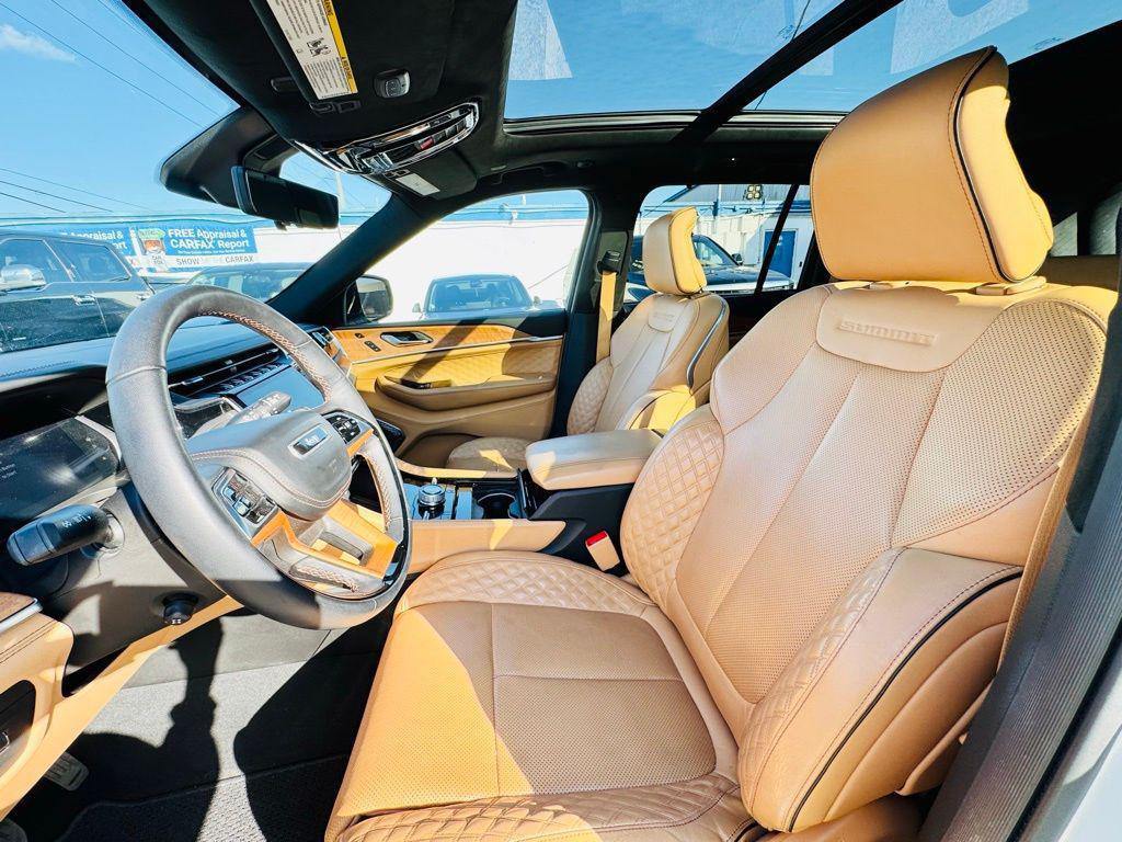 used 2022 Jeep Grand Cherokee car, priced at $35,500