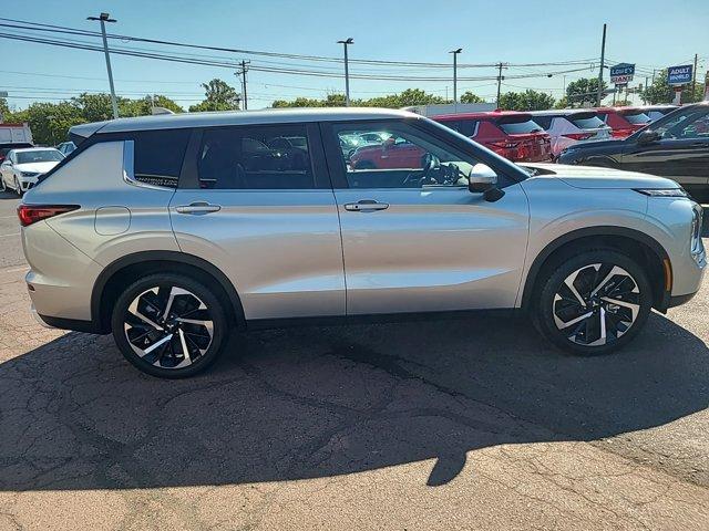 new 2024 Mitsubishi Outlander car, priced at $37,775