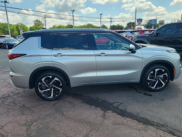 new 2024 Mitsubishi Outlander car, priced at $42,325