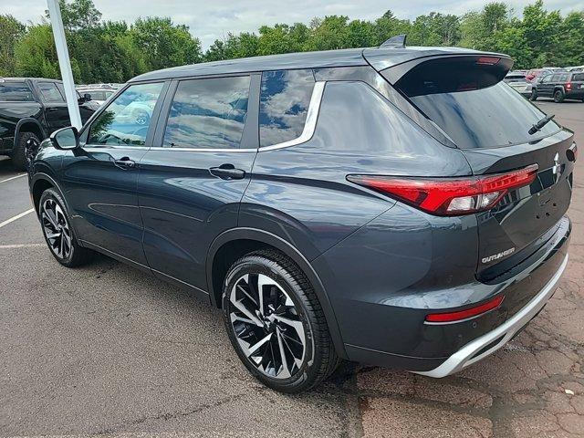 new 2024 Mitsubishi Outlander car, priced at $38,070