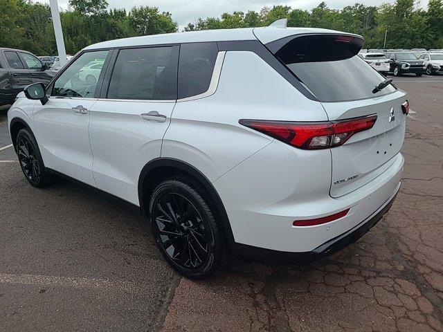 new 2024 Mitsubishi Outlander car