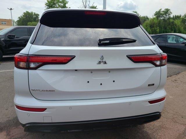 new 2024 Mitsubishi Outlander car, priced at $40,115