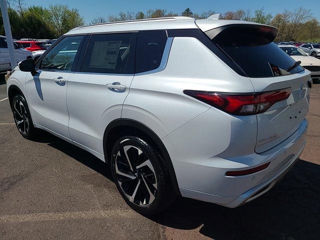 new 2024 Mitsubishi Outlander car, priced at $39,905