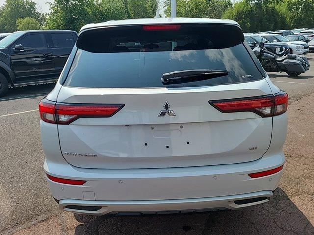 new 2024 Mitsubishi Outlander car, priced at $38,665