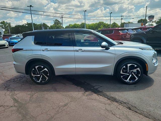 new 2024 Mitsubishi Outlander car, priced at $42,545