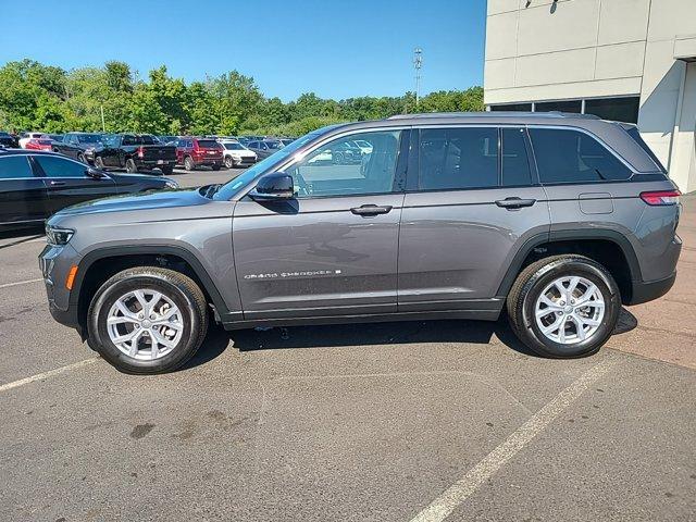 used 2022 Jeep Grand Cherokee car, priced at $31,990