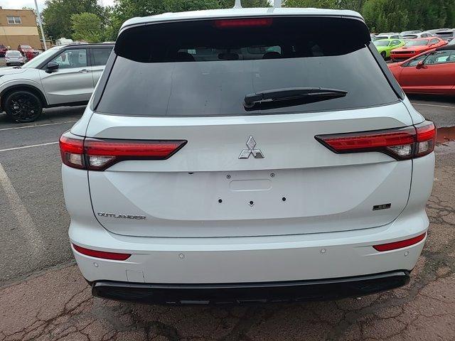 new 2024 Mitsubishi Outlander car