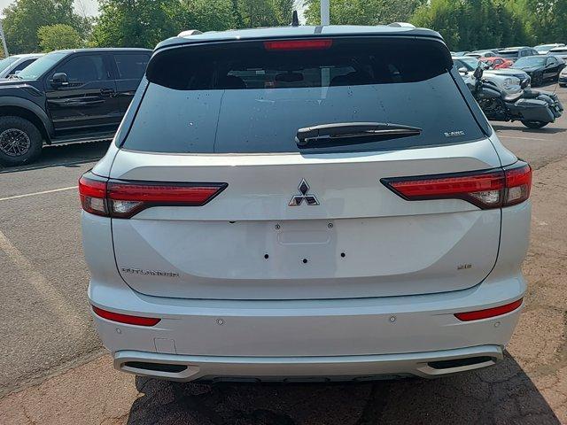 new 2024 Mitsubishi Outlander car, priced at $43,220