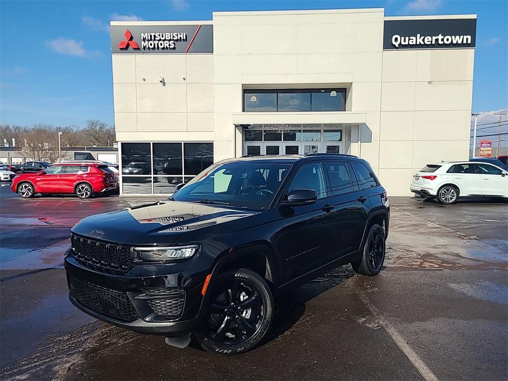 used 2022 Jeep Grand Cherokee car, priced at $31,490