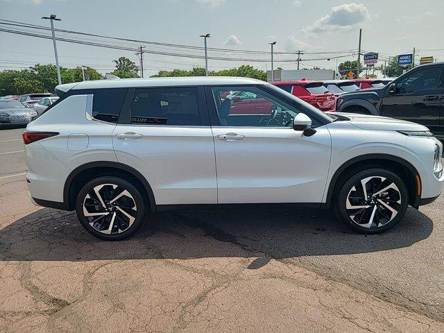 new 2024 Mitsubishi Outlander car, priced at $36,160