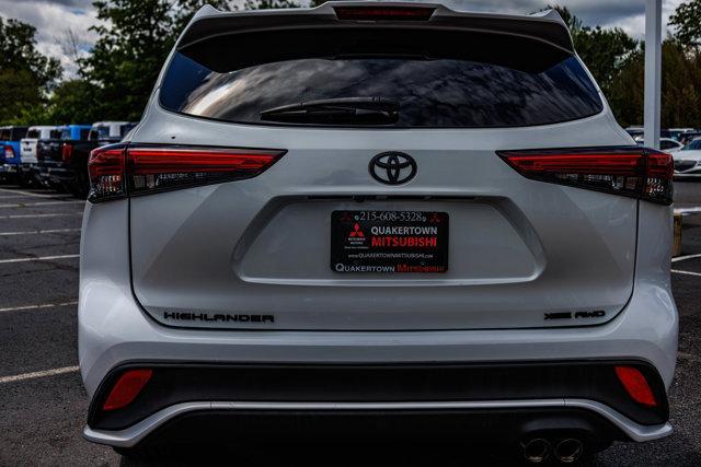 used 2022 Toyota Highlander car, priced at $34,490