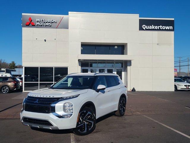 new 2024 Mitsubishi Outlander car, priced at $39,905