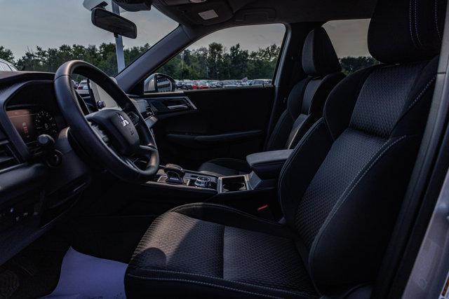 new 2025 Mitsubishi Outlander car, priced at $42,480