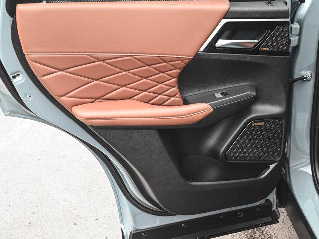 new 2025 Mitsubishi Outlander car