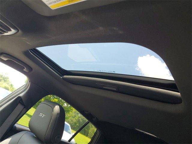 new 2025 Buick Envista car, priced at $25,925